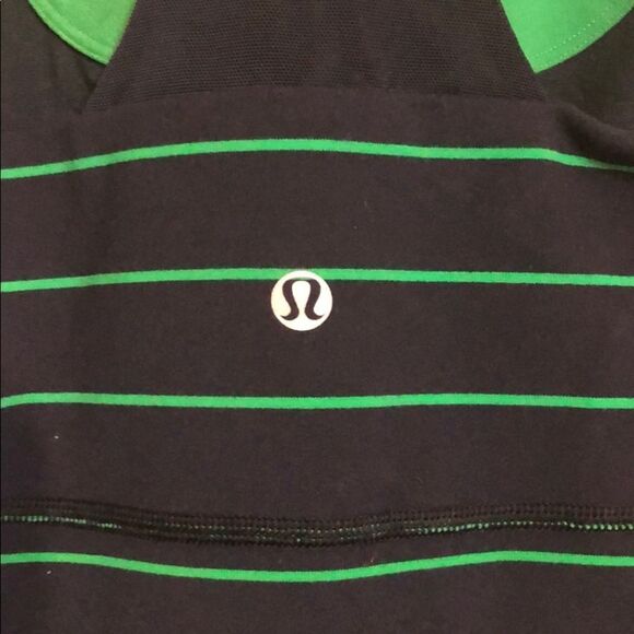 Lululemon top 6 (1164R) - Picture 3 of 4